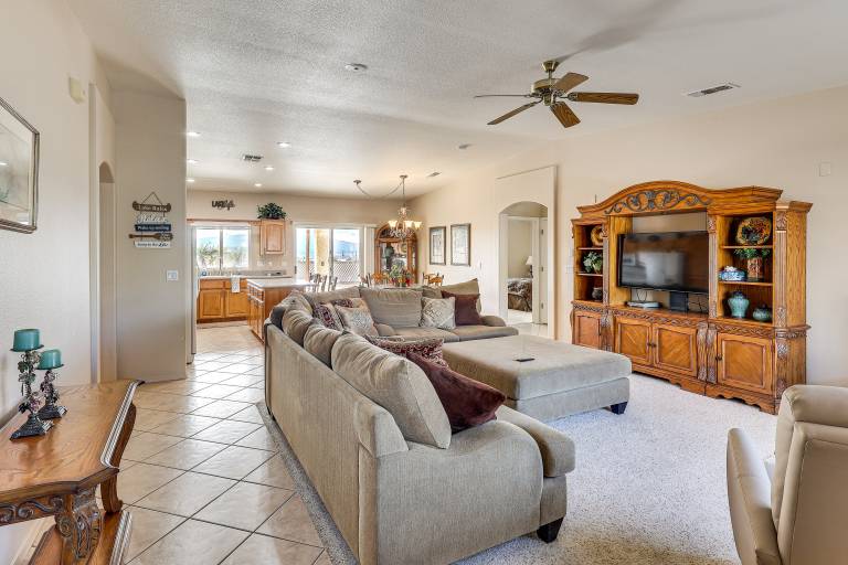 Private Pool, 3 Mi to Water! Lake Havasu City Home — photo 2