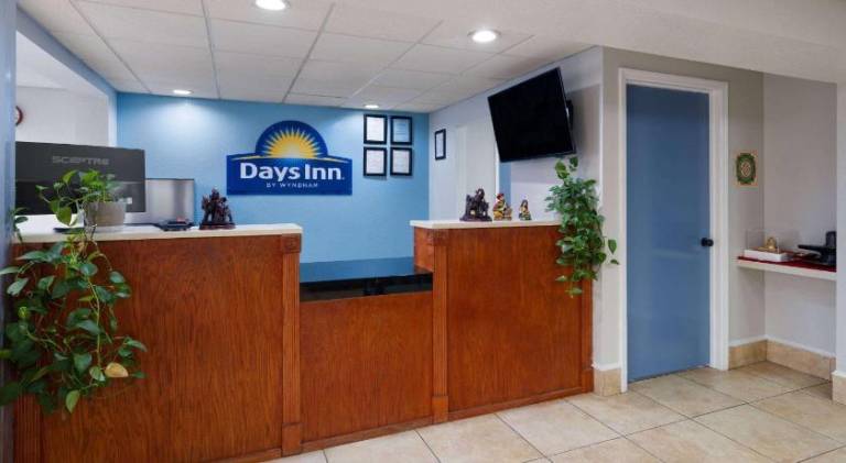 Days Inn by Wyndham Montgomery I-85 — photo 3