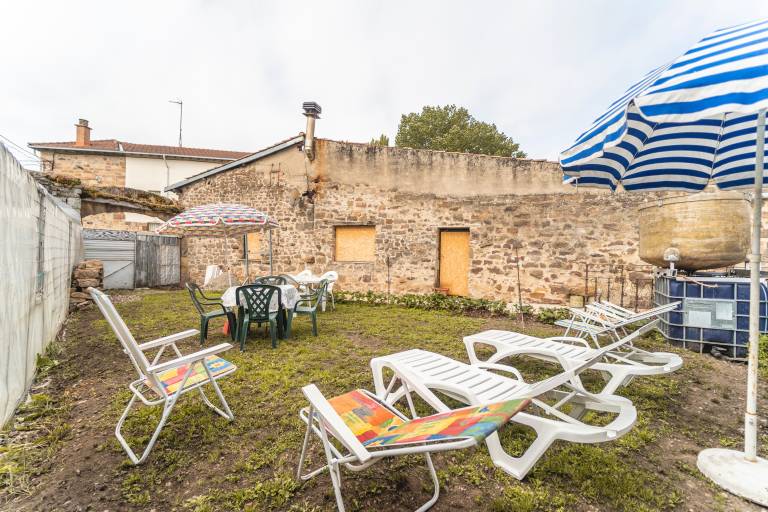 Child-friendly vacation home with terrace, garden & barbeque | Garden view | Suitable for remote work | Pets are welcome — photo 3