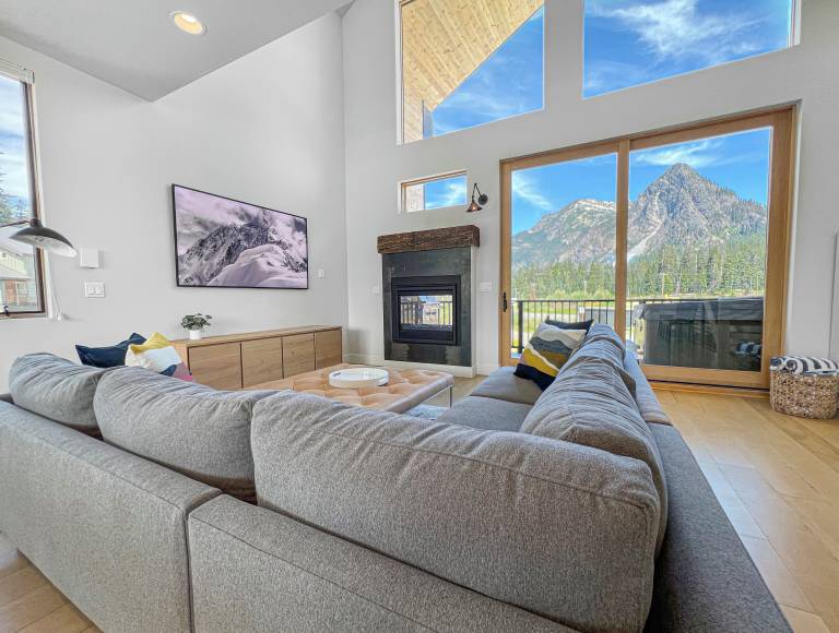 House Snoqualmie Pass