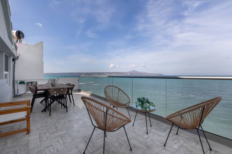 Family-oriented spacious apartment with fast internet & terrace | Mountain view | Good for workation | Pets allowed in Apokoronas