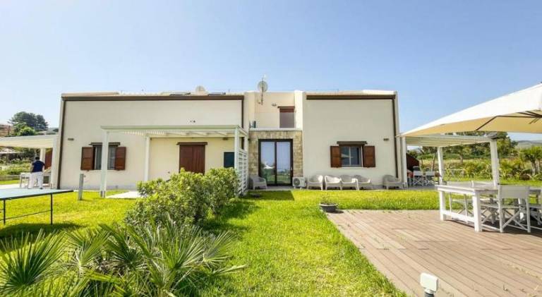 Villa with 2 rooms for 6 persons — photo 5