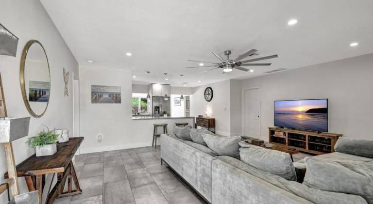 Tradewinds Ultimate Delray Beach Lifestyle 3BR2BA Home with Heated Pool — photo 4