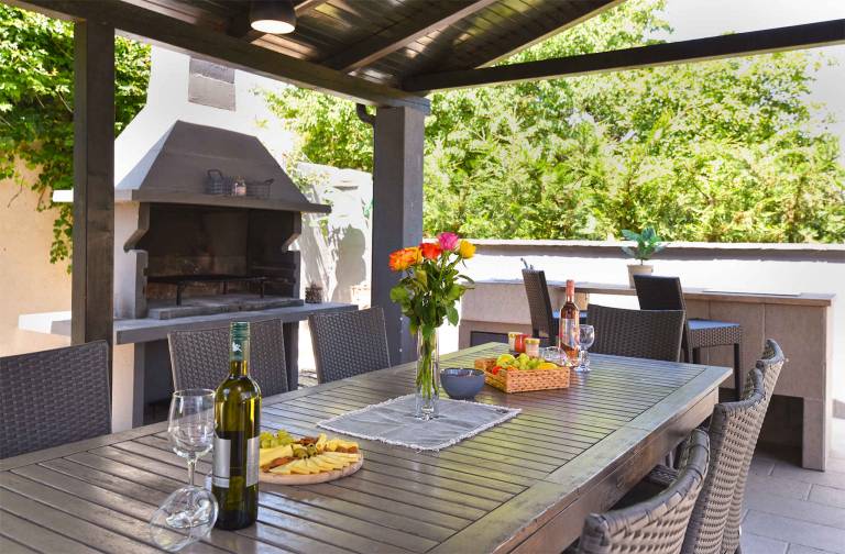Villa with swimming pool, children's playground and barbecue area — photo 5