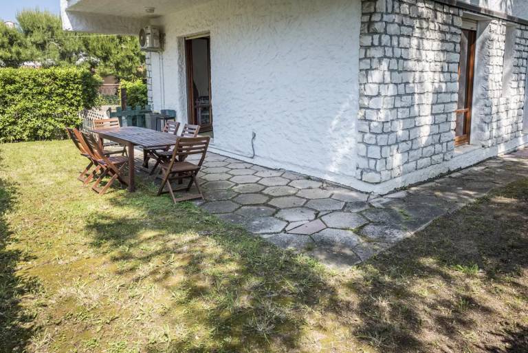 Child-friendly beautiful rental apartment with garden & grill | Next to the beach | Dogs allowed — photo 4