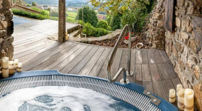 Fully equipped vacation home with barbeque, terrace & private pool | Pet-friendly — photo 3
