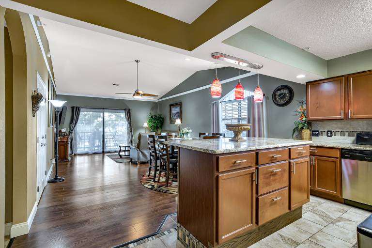 Fully equipped lovely condo with hot tub & sauna | Pets allowed — photo 2