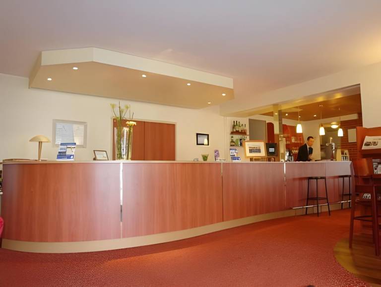 Brit Hotel Rennes Le Castel — photo 4