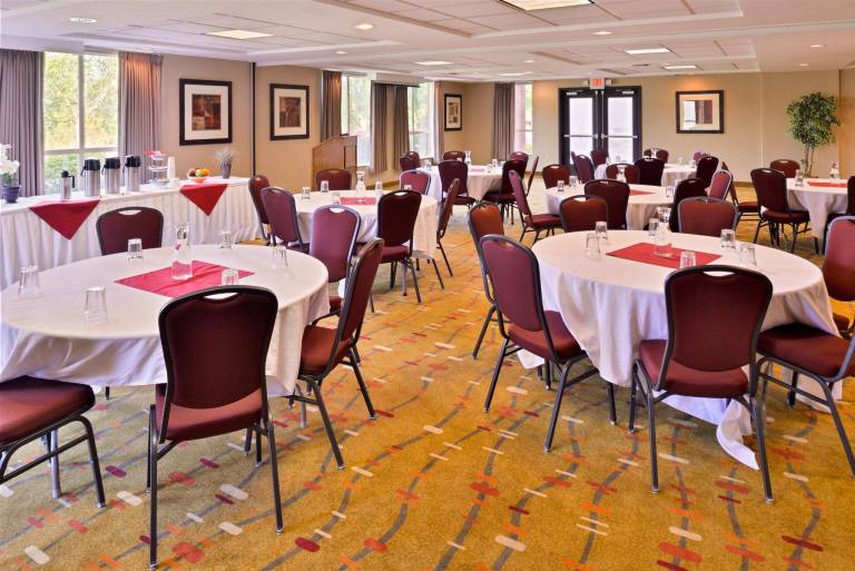 Holiday Inn Express & Suites Albany by IHG — photo 3
