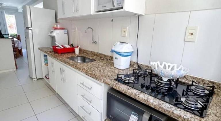 Serviced apartment with pool, yard & barbecue — photo 4