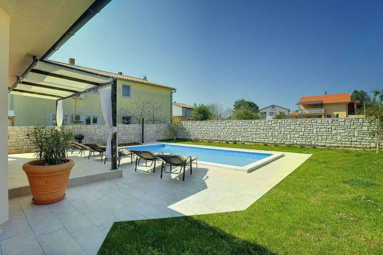House with private pool, yard & patio | Suitable for remote work — photo 4