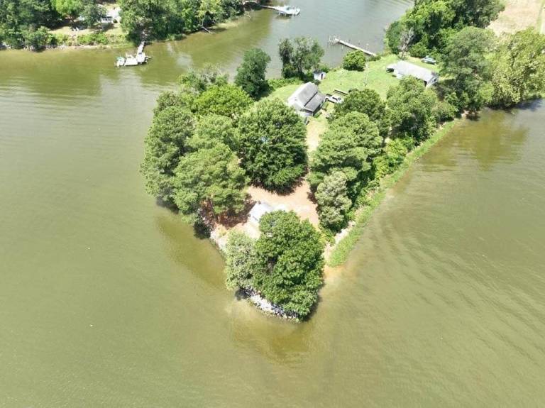 Montross, VA Vacation Rentals from 73 Hometogo