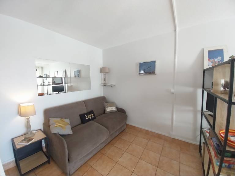 Apartment with yard, terrace & BBQ | Beach view | Close to the beach | Pets are welcome — photo 5