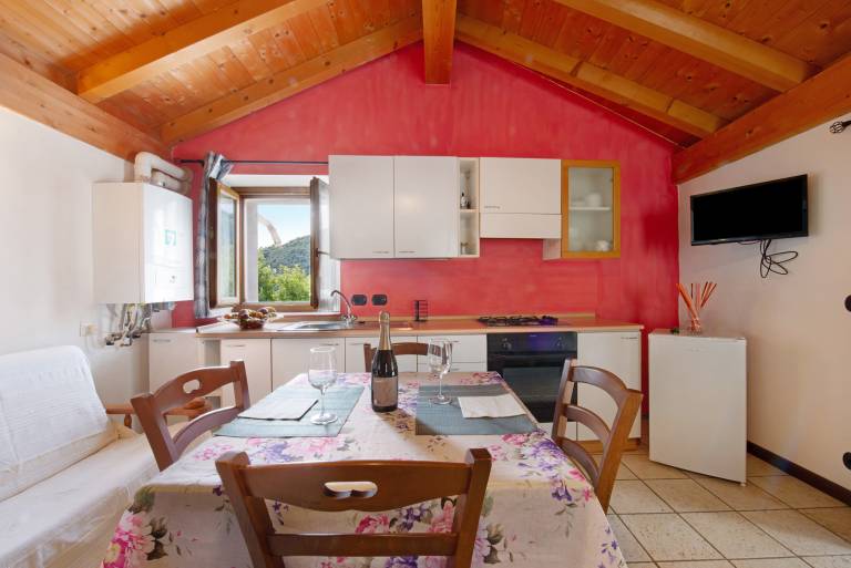 Studio 'La Fonte Di Mariella' with mountain view, wellness area and Wi-Fi — photo 4