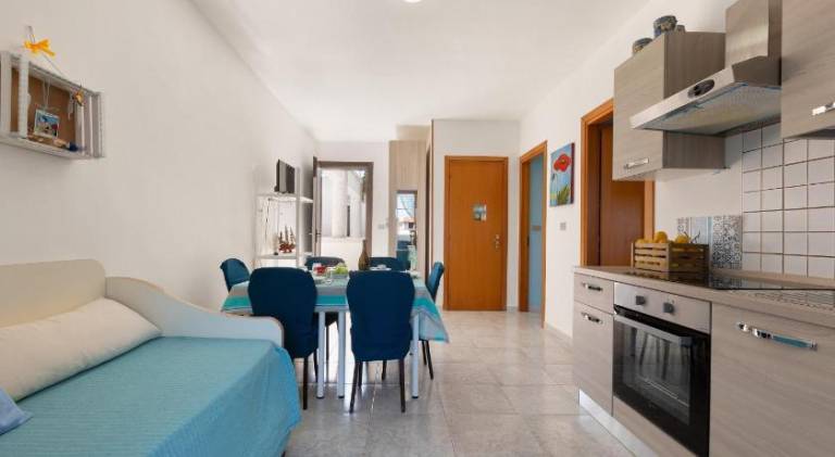 Rental apartment with 2 rooms for 6 persons — photo 3
