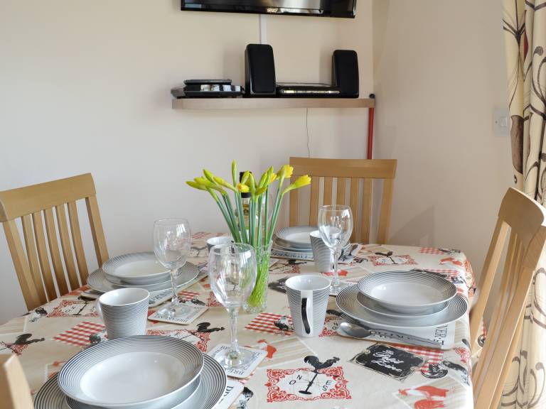 Cottage with barbecue & garden — photo 4