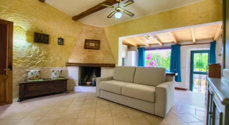 Vacation home with patio, BBQ & garden | Beach nearby | Pet-friendly — photo 3