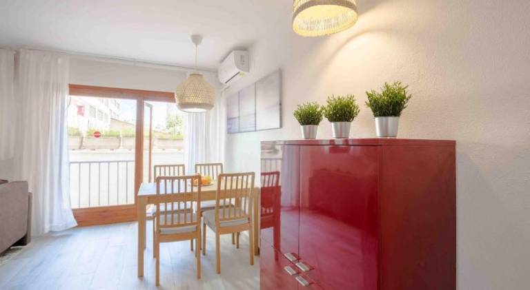 Apartment with terrace & garden — photo 4