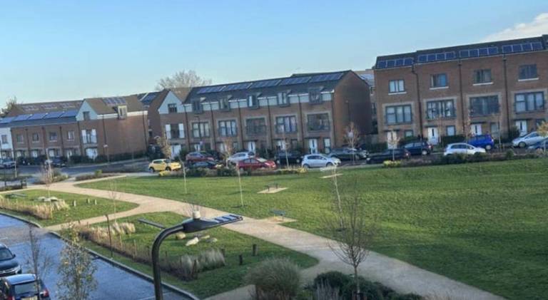 Villa with 3 rooms for 6 persons in Hayes