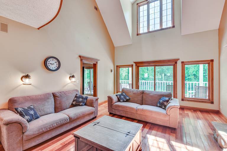 Huge Family Home w/ Pool - 13 Mi to Lake Michigan! — photo 4