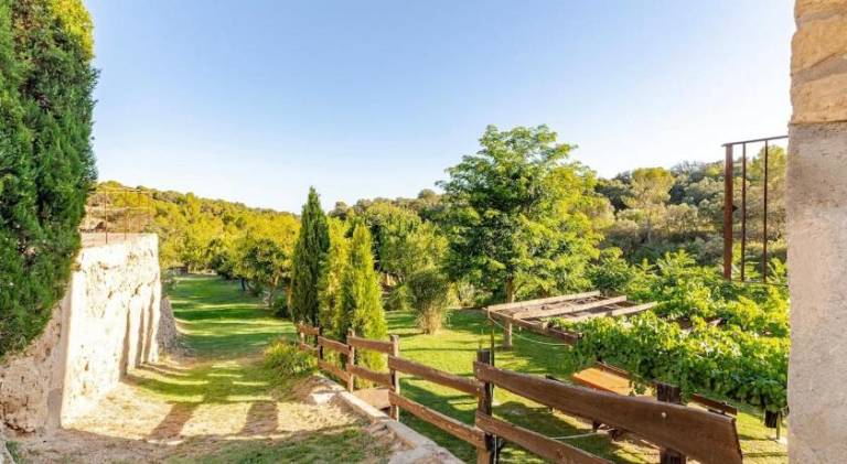 House with 5 rooms for 13 persons in Huesca