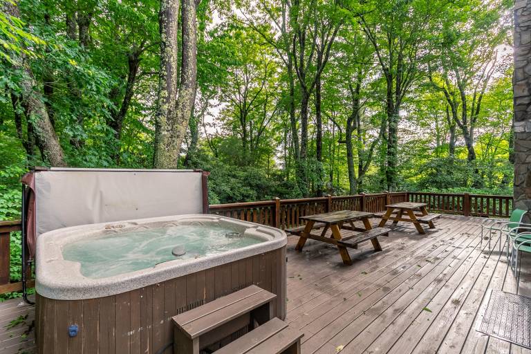 A Family Tradition Beautiful Boone cabin with hot tub home theater system and game room in Boone, NC