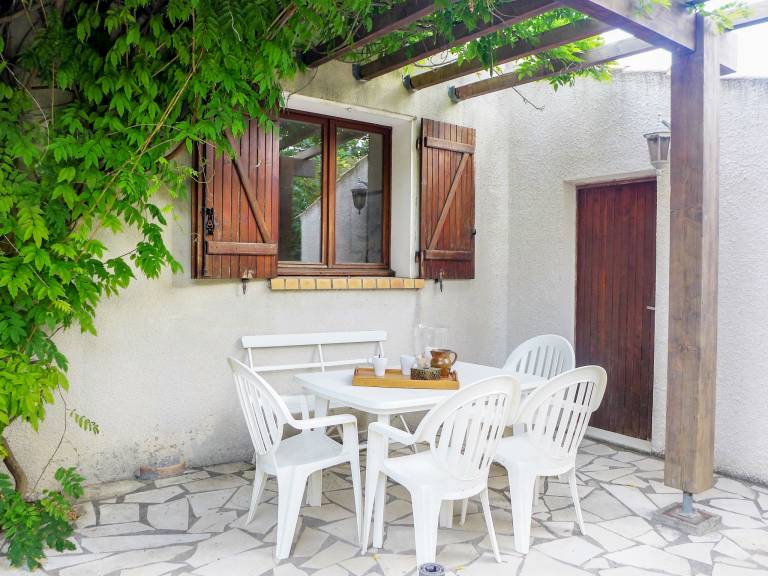 House with yard, grill & terrace — photo 2