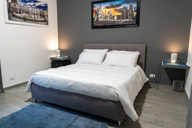Privatzimmer in Catania, Ognina-Picanello für max. 3 Personen Privatzimmer in Catania, Ognina-Picanello für max. 3 Personen