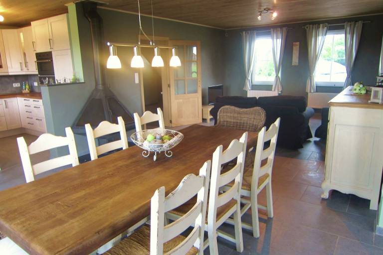 Child-friendly beautiful vacation home with yard, patio & BBQ | Nature view | Pet-friendly — photo 4