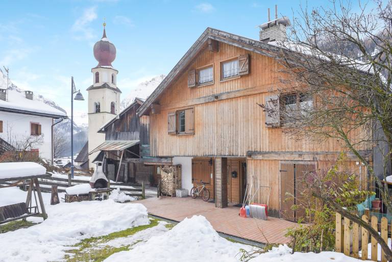 Charming Apartment “Villetta Crepaz” with Mountain View, Balcony, Terrace & Garden in Campitello di Fassa