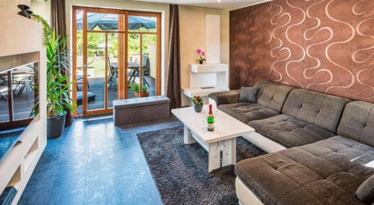 Wonderful rental apartment with terrace & garden | Pets allowed in Dresden
