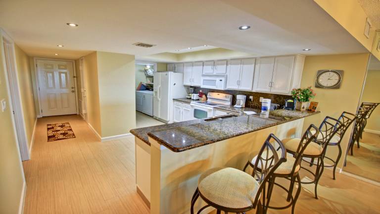 Child-friendly charming condo with private pool | Close to the beach | Pets are welcome — photo 5