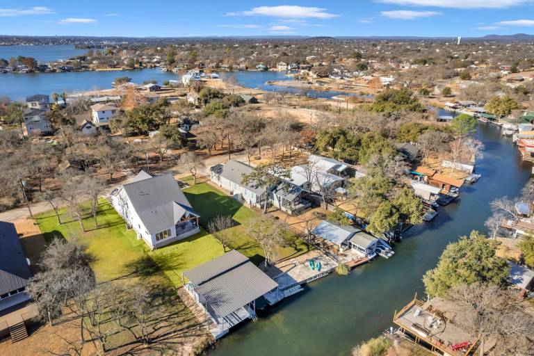House with yard, grill & fast internet | Lake view in Burnet, TX