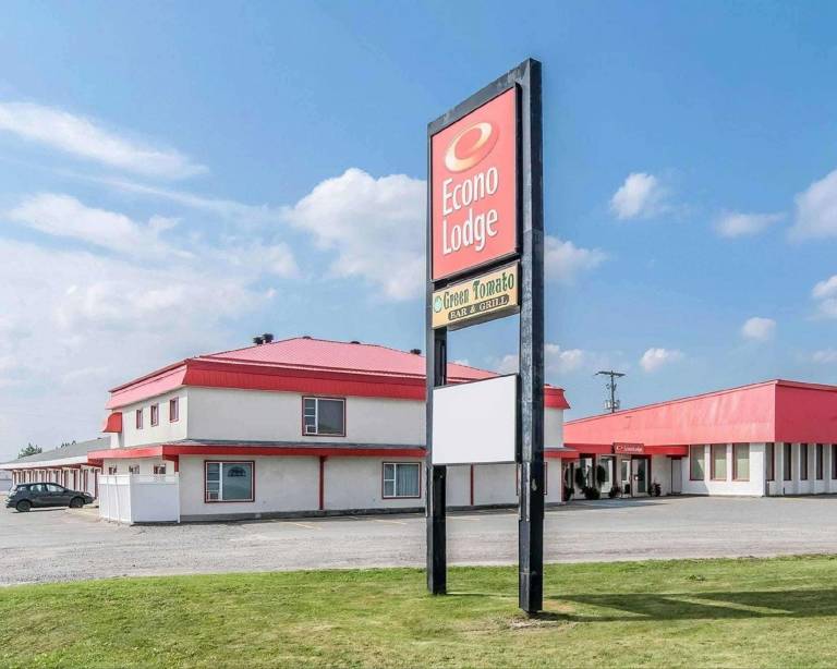 Econo Lodge in Temiskaming Shores, ON