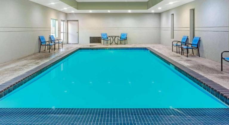 La Quinta Inn & Suites by Wyndham Lubbock South — photo 5