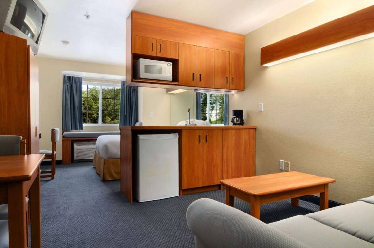 Microtel Inn & Suites by Wyndham Huntsville — photo 5