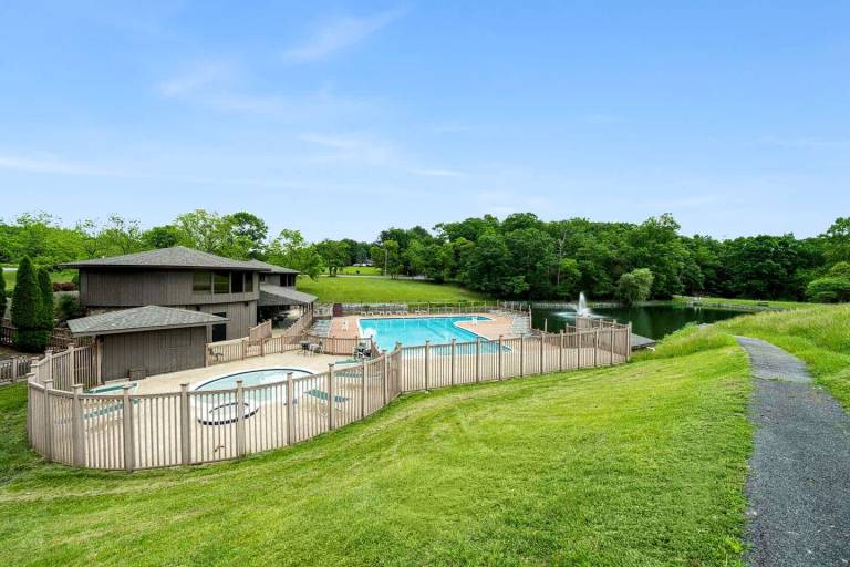 House  Hedgesville