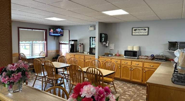 Travellers Inn Fredericton NB — photo 4