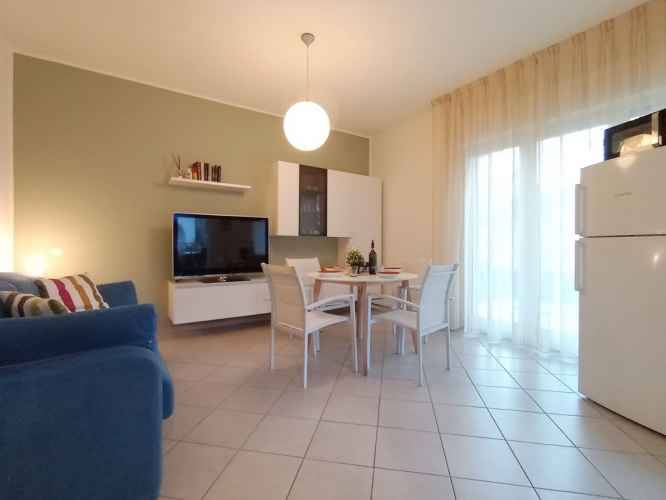 Holiday apartment with patio & garden — photo 5