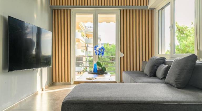 Holiday apartment with hot tub in Vari-Voula-Vouliagmeni