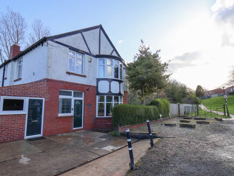 Cottage with garden | Beach view in Whitby