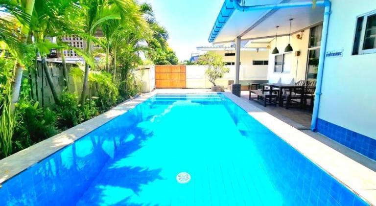 Vacation home with pool in Pranburi