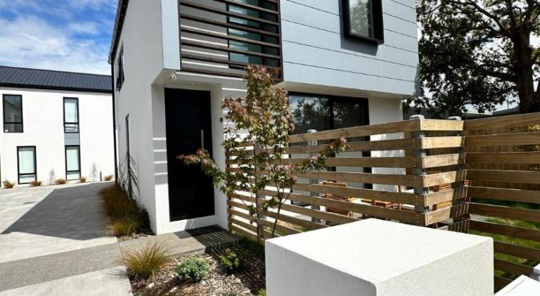 Spacious holiday apartment | Pets are welcome in Christchurch