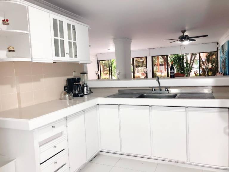 Big vacation home with pool | Close to the beach | Pets are welcome — photo 5