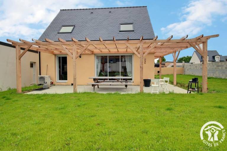 Gite with terrace, sauna & garden — photo 4