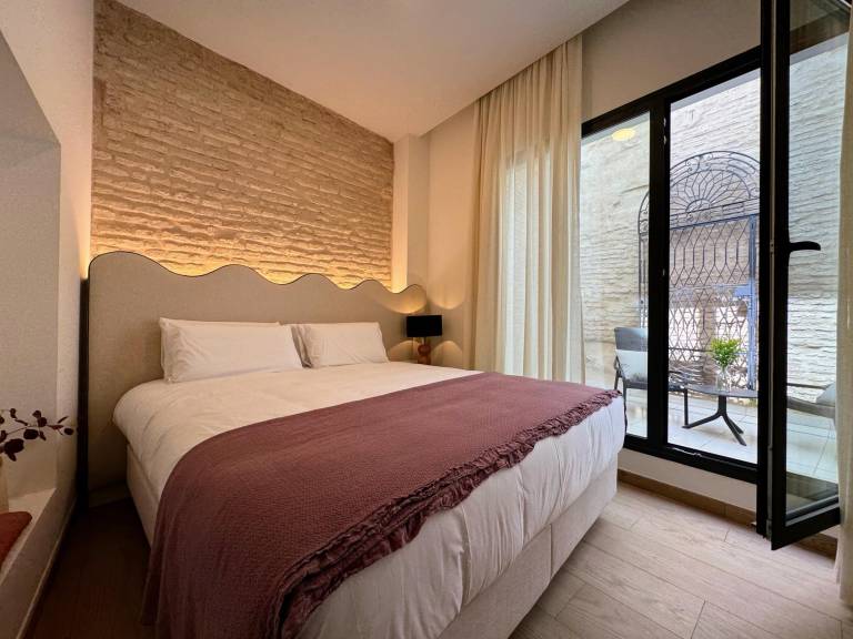 Redes Royale Apartments &middot; BAJO