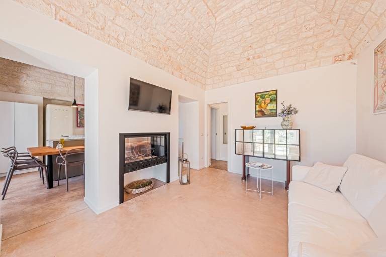 Villa with yard, private pool & grill | Pool view — photo 4