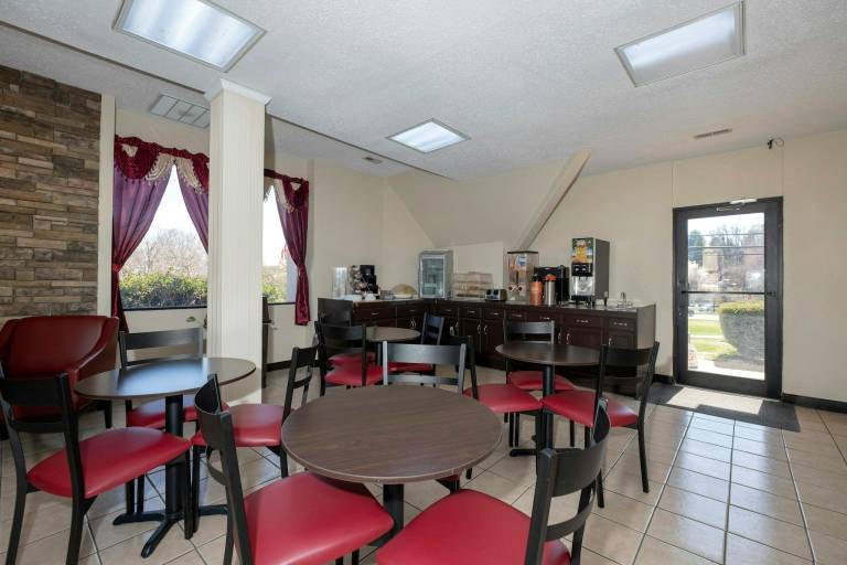 Red Roof Inn Warrenton — photo 3