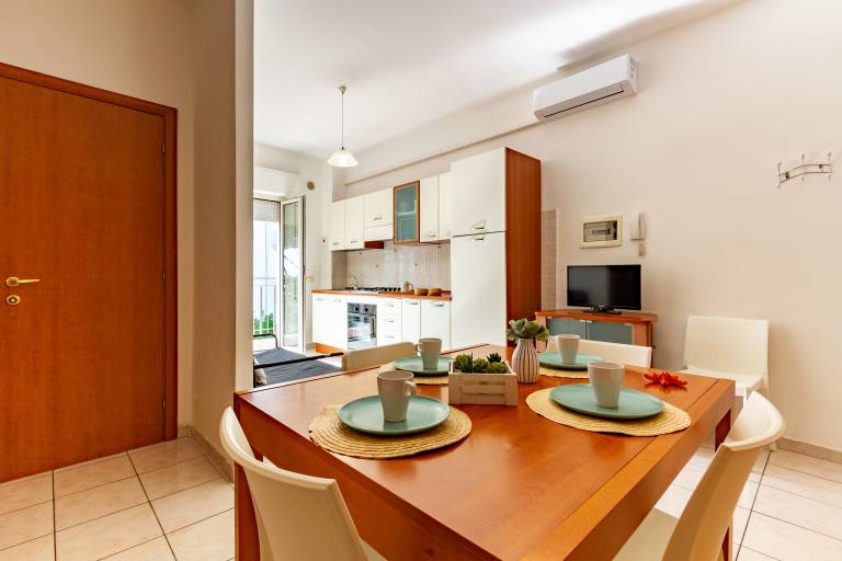 Rental apartment with 2 rooms for 5 persons — photo 4
