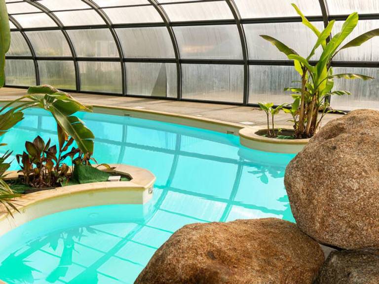 Mobile home with patio & heated pool — photo 2